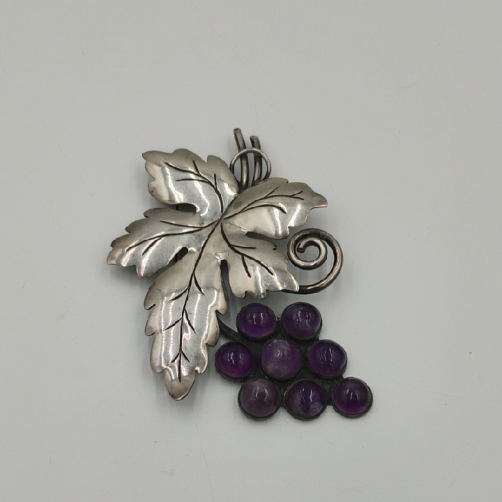 Mexican Amethyst and Silver Brooch of Grapes and Leaf